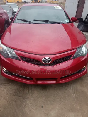 Toyota Camry SE 4dr Sedan (2.5L 4cyl 6A) 2013 Red