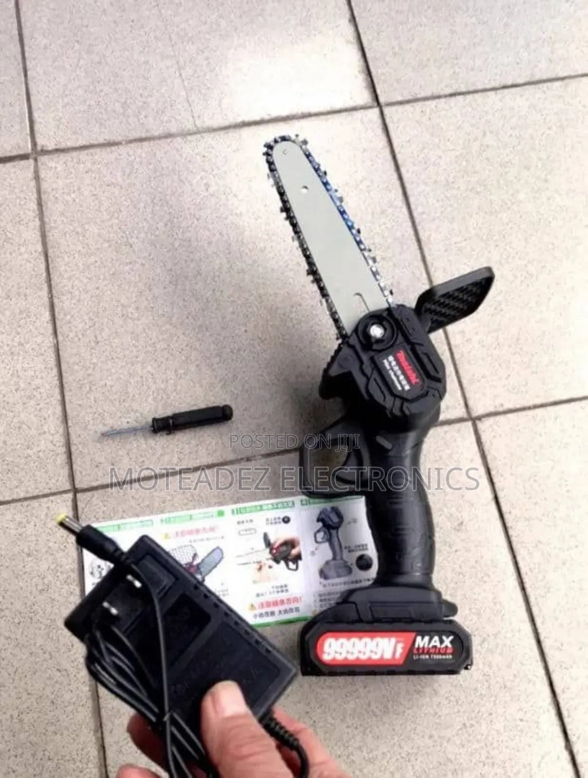 Rechargeable Cordless 5-Inches Multipurpose Chainsaw With Case