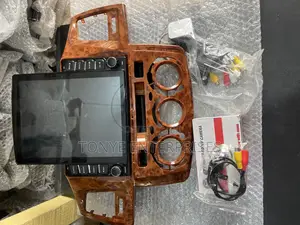 Toyota Hilux Formica Semi Tesla Andriod Player