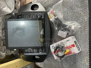 Toyota Rav4 2008 Semi Tesla Screen