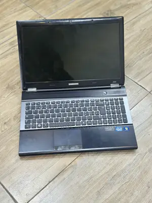 Laptop Samsung RC520 8GB Intel Core i7 HDD 500GB