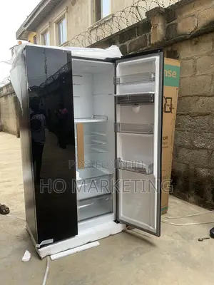 Family‐Sized Hisense – 529 L With Adjustable Glass Shelving