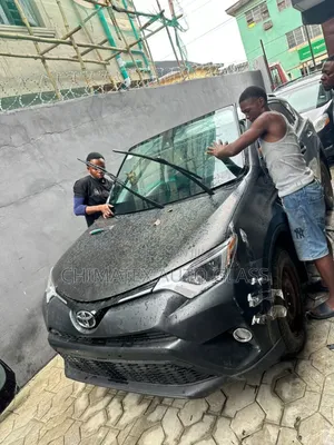 Toyota Rav4 2017 Windscreen Glass Installation We Deliver