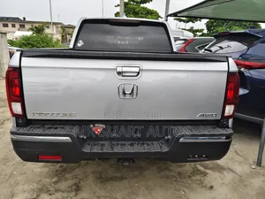 Honda Ridgeline RT AWD Crew Cab 125.2 in. WB 2017 Silver