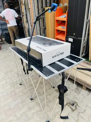 Flx10 Dj Controller and Table Stand