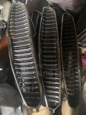 Front Grille Kia Cadenza 2014 Available