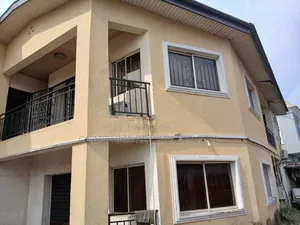 6bdrm Duplex in Surulere for sale