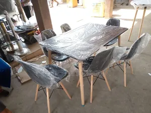 Sit of Dining Table