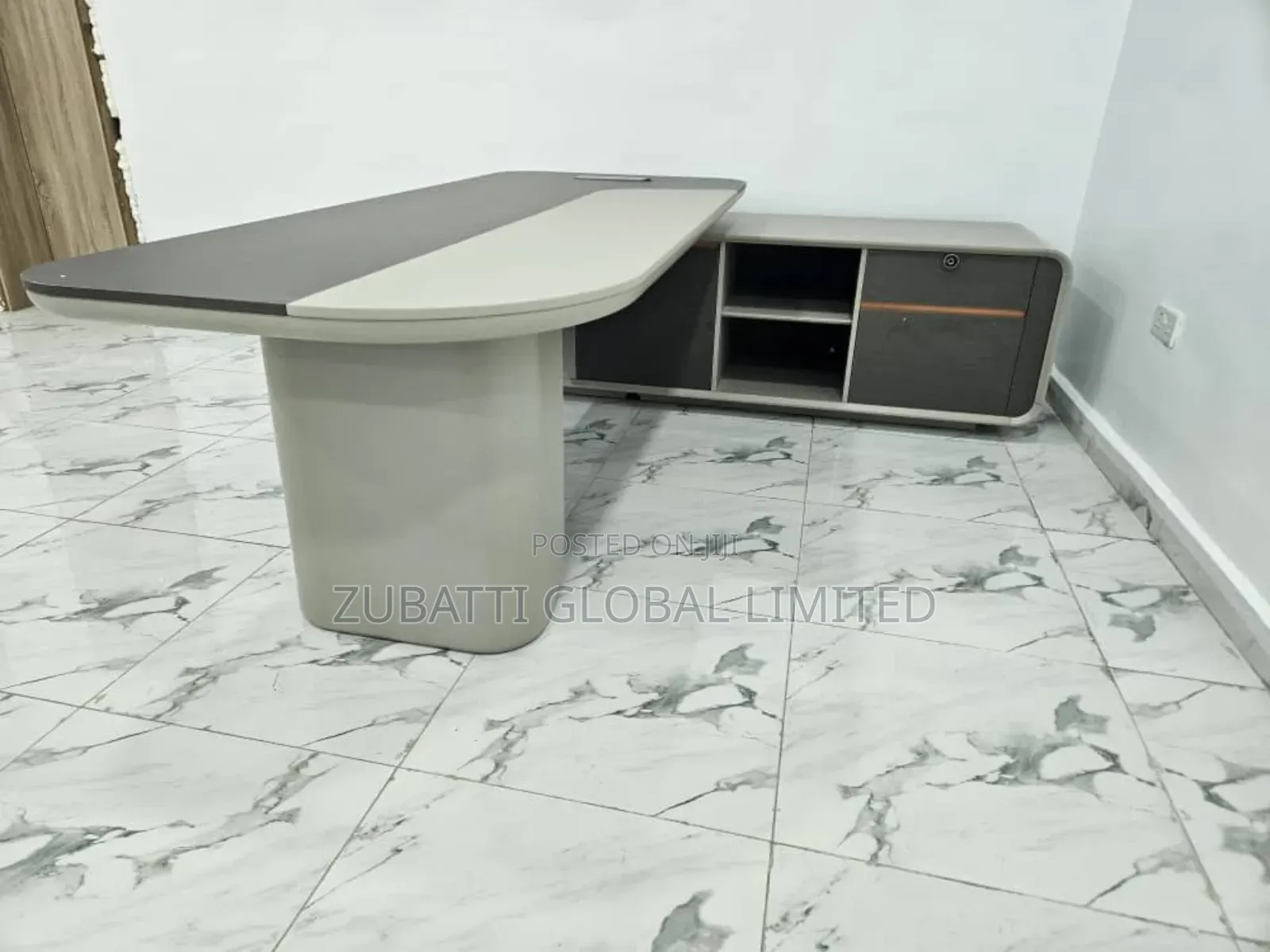 Foreign Executive Office Table With Led Light