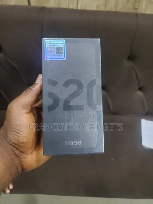 New Samsung Galaxy S20 128 GB Black