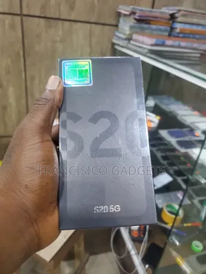 New Samsung Galaxy S20 128 GB Blue