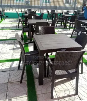 Standard Outdoor Table and Chairs
