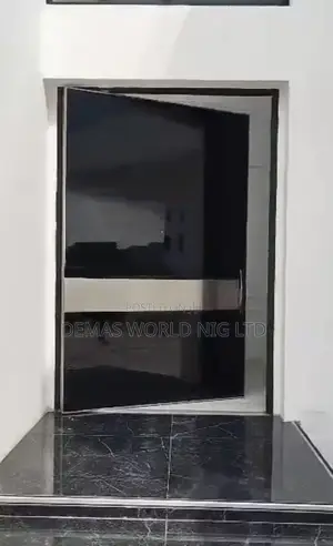 Black Pivot 5 by 7ft