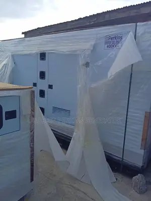 400kva Perkins Soundproof Generator 100% Copper Coil