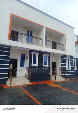 3bdrm Duplex in Cedar Wood City for sale