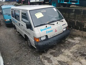 Mitsubishi L300 2005 Silver