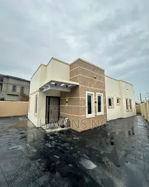 3bdrm Bungalow in Ologuneru for sale