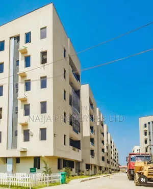 2bdrm Apartment in Surulere for sale