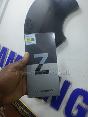 New Samsung Galaxy Z Flip3 5G 256 GB Black