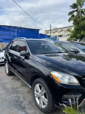Mercedes-Benz M Class ML350 4dr SUV (3.5L 6cyl 7A) 2014 Black