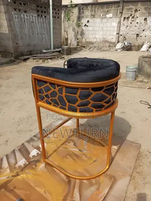 Studio/Saloon Chair.