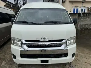 Toyota HiAce 2018 White