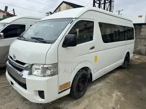 Toyota HiAce 2018 White