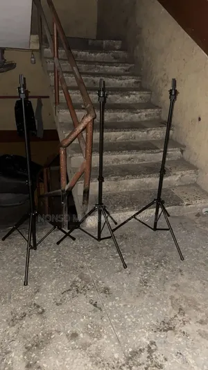 Small Tripod Stand For Mannequin Heads