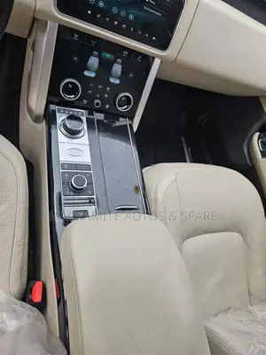 Land Rover Range Rover Vogue 2019 Black