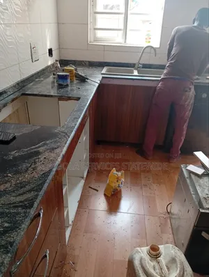 Kitchen Cabinet-Set Up