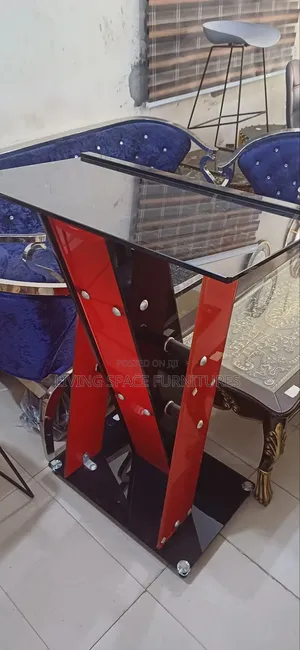 High-Quality Glass Pulpit