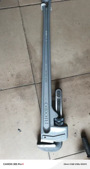 Rigid Aluminum Pipe Wrench 36"