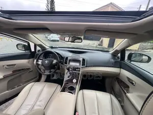 Toyota Venza V6 AWD 2010 Brown