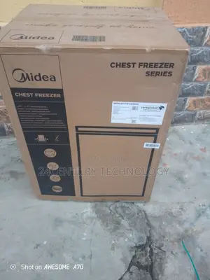 Midea 142 L Chest Freezer W/ Led Light
