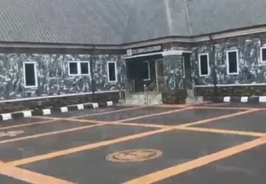 20 Rooms Hotels for Sale at Ughelli Delta State