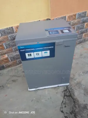 Midea Chest Freezer 142 L Easy Clean