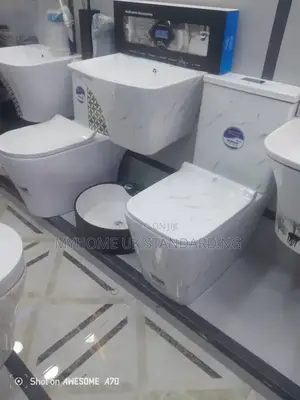 England Executive Square Toilet Seat With Hanging Hand Basin