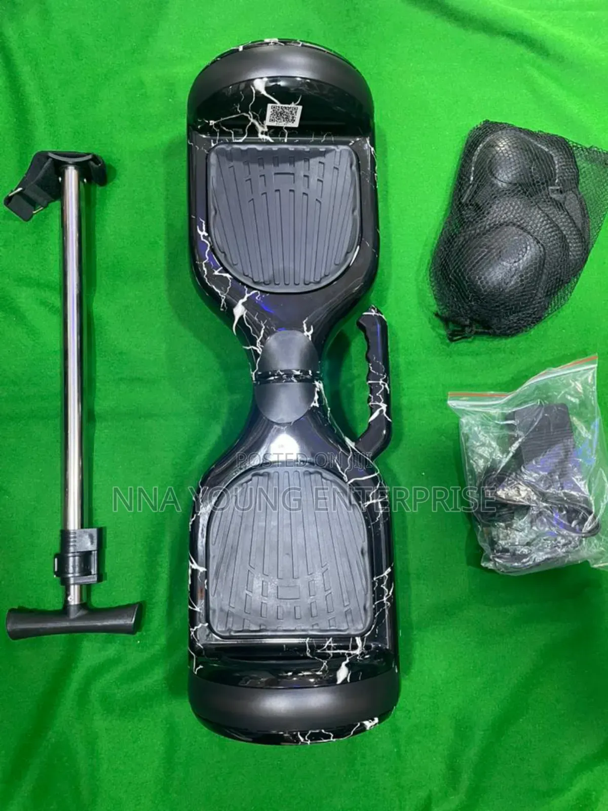 Hoverboard With Handle and Bluetooth
