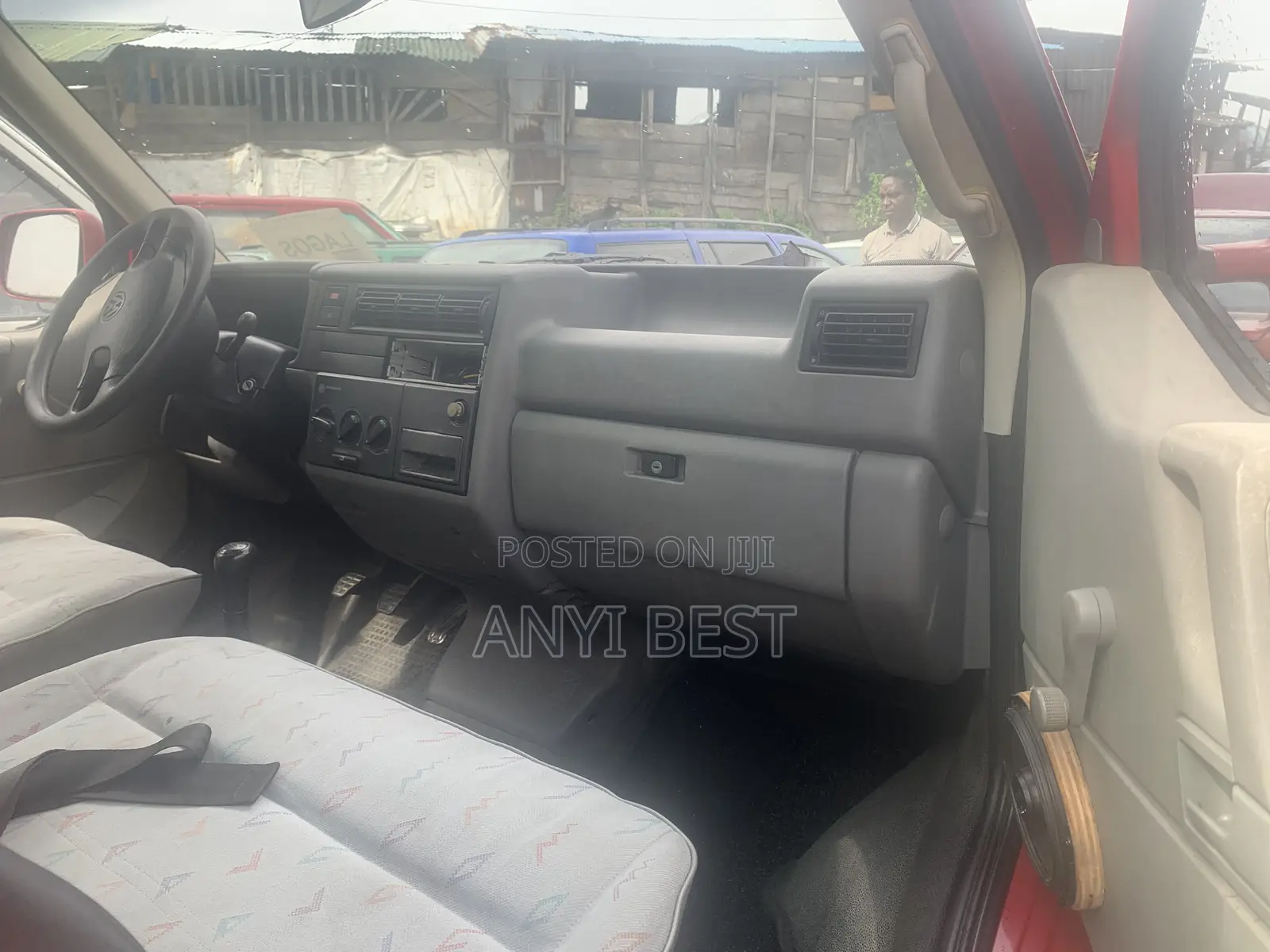 Volkswagen Transporter 2000 Red