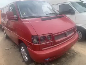 Volkswagen Transporter 2000 Red