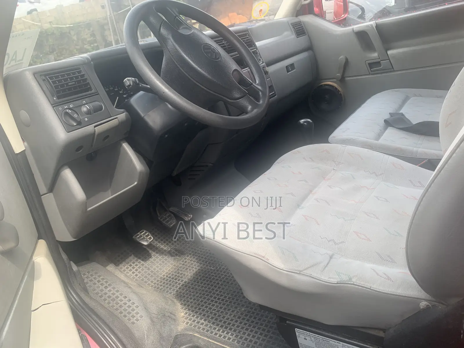 Volkswagen Transporter 2000 Red