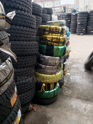 Car Tire 175 ,/ 70 R 14