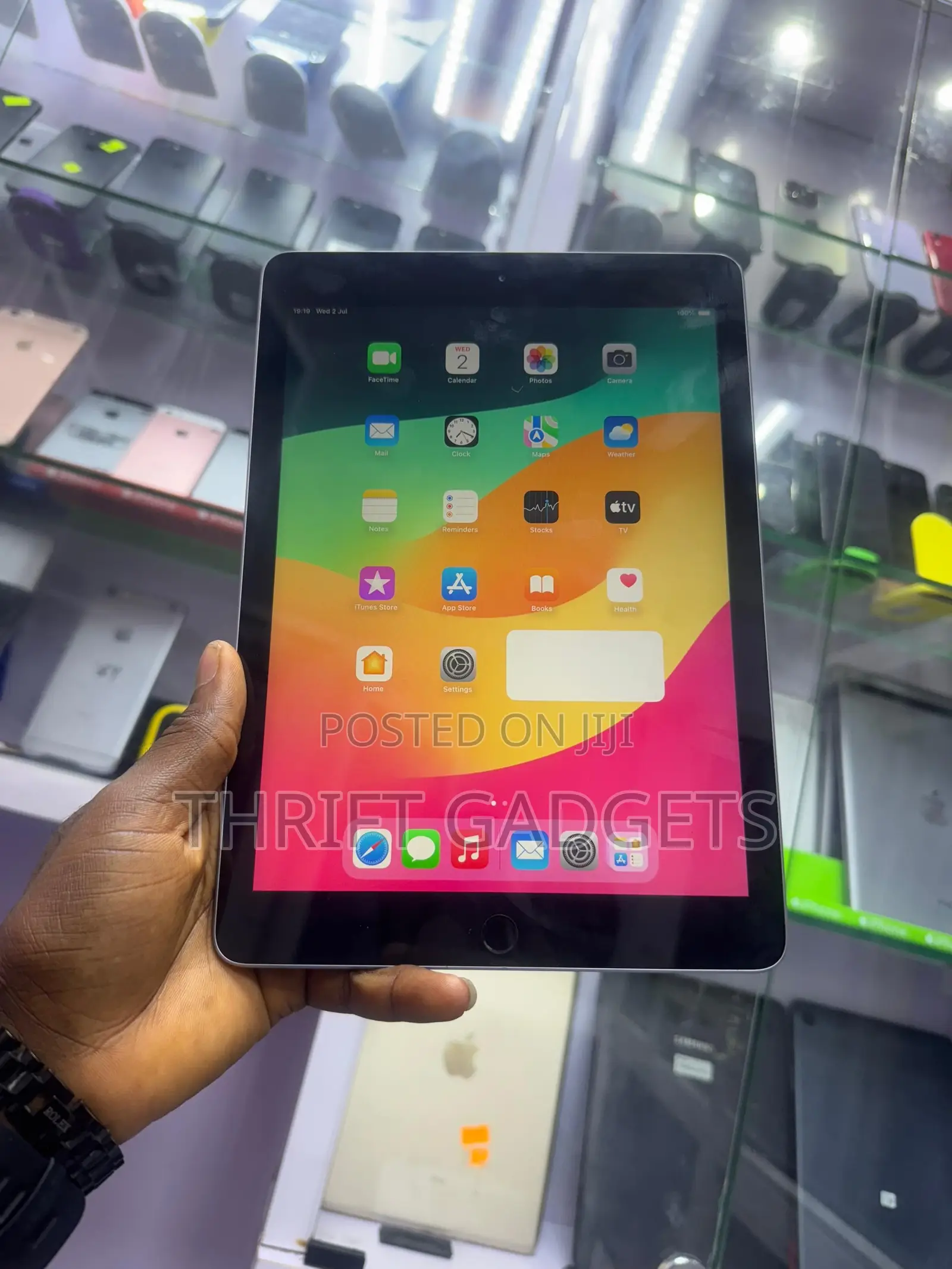 Apple iPad 9.7 32 GB Gray