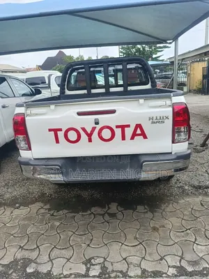 Toyota Hilux 2016 White