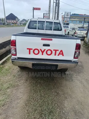 Toyota Hilux 2012 White
