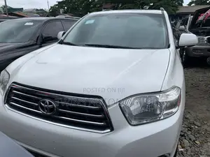Toyota Highlander Limited 2010 White