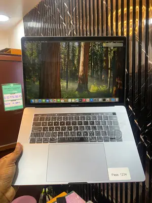 Laptop Apple MacBook Pro 2018 16GB Intel Core I7 SSD 512GB