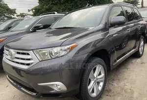 Toyota Highlander Limited 3.5l 4WD 2013 Gray