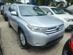 Toyota Highlander Limited 3.5l 4WD 2013 Silver