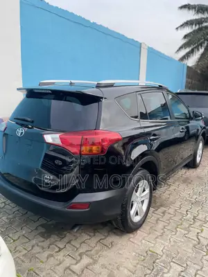 Toyota RAV4 XLE 4dr SUV (2.5L 4cyl 6A) 2014 Black